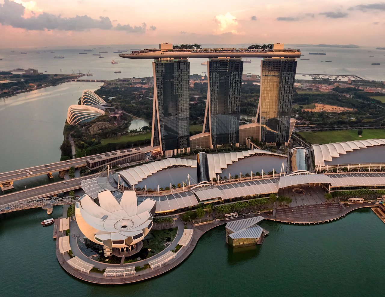 Best Travel eSIM Singapore 5G (Singapore Marina Bay, Orchard) - M1 prepaid mobile data at SIN/XSP from $2.99 ($0.55/GB)