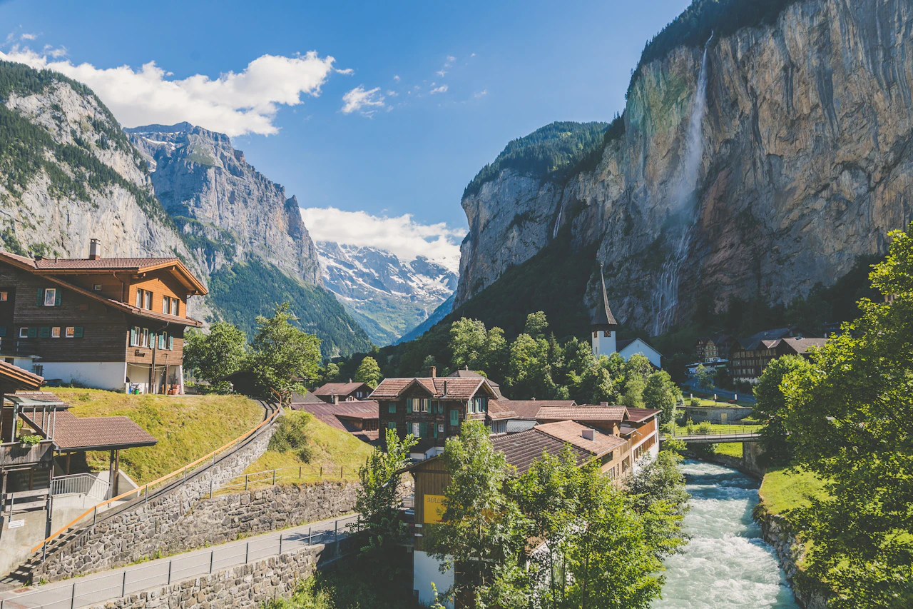 Best Travel eSIM Switzerland 5G (Zurich, Geneva) - Sunrise prepaid mobile data at ZRH/GVA from $1.99 ($0.55/GB)