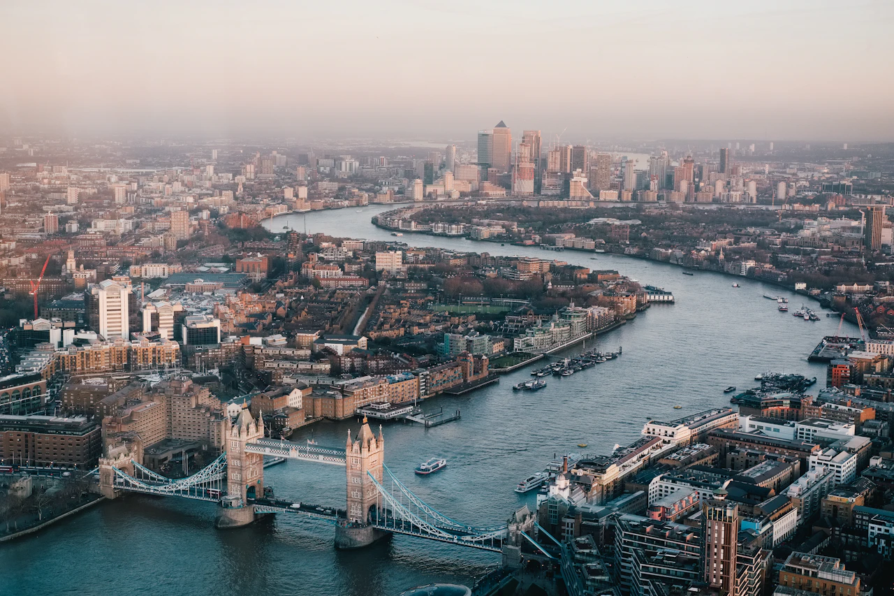 Best Travel eSIM United Kingdom 5G (London, Edinburgh) - EE prepaid mobile data at LHR/LGW from $1.99 ($0.55/GB)